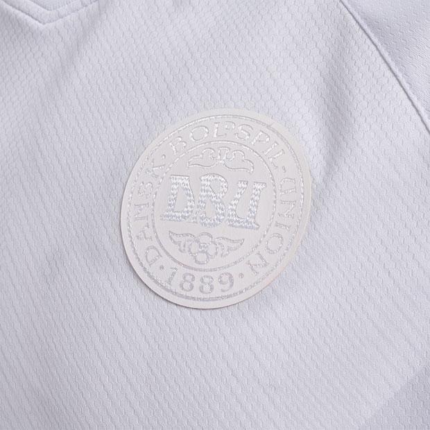hummel（ヒュンメル） デンマーク代表 2022 アウェイ 半袖レプリカ