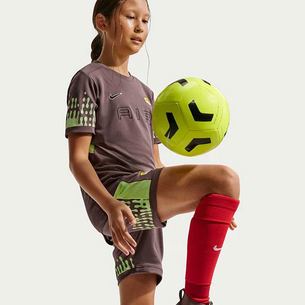 最終値下げ‼️サッカーフットサル　ユニホーム　JEEP ジープNIKE ナイキ　S NIKE（ナイキ） ジュニア DF アカデミー 25 ショート PD プラム