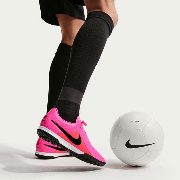 NIKE（ナイキ） ティエンポ マエストロ アカデミー TF T マルチカラー
