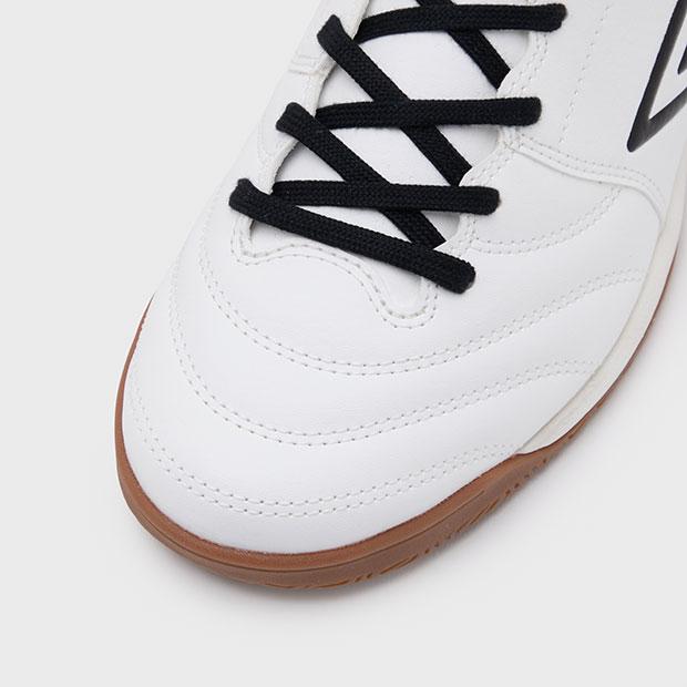 umbro（アンブロ） アクセレイター サラ WIDE IN ホワイト×ブラック