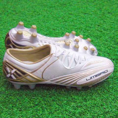 Umbro Accuro サッカーシューズ ホワイト/ゴールド　アンブロ umbro（アンブロ） エックスレボリューション2 ホワイト×ゴールド