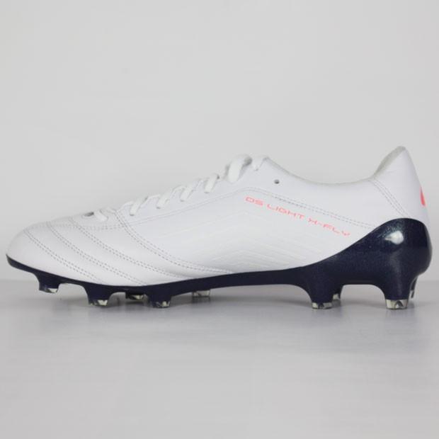 ミ*ル様 ASICS サッカースパイク　DS Light X-FLY 4ホワイト ASICS（アシックス） DSライト X-FLY 4 ホワイト×フラッシュコーラル