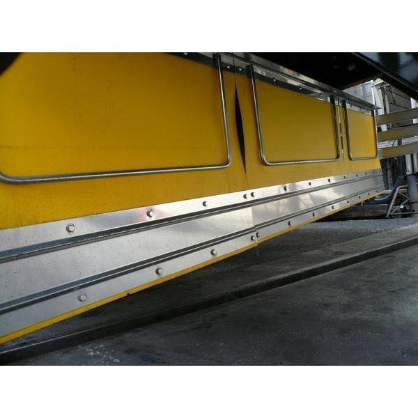 V8　長タレ鏡面三分割　黒　取り付けステー付き　フェンダー泥除け左右セット ステンレス製 フェンダー 泥除け ステー付き たれゴム L/R