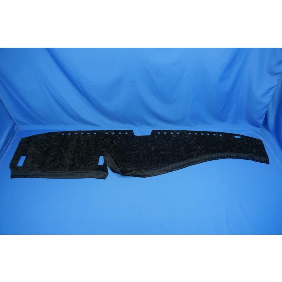 いすゞファイブスターギガ R2〜 用 チンチラ ダッシュマット ブラック