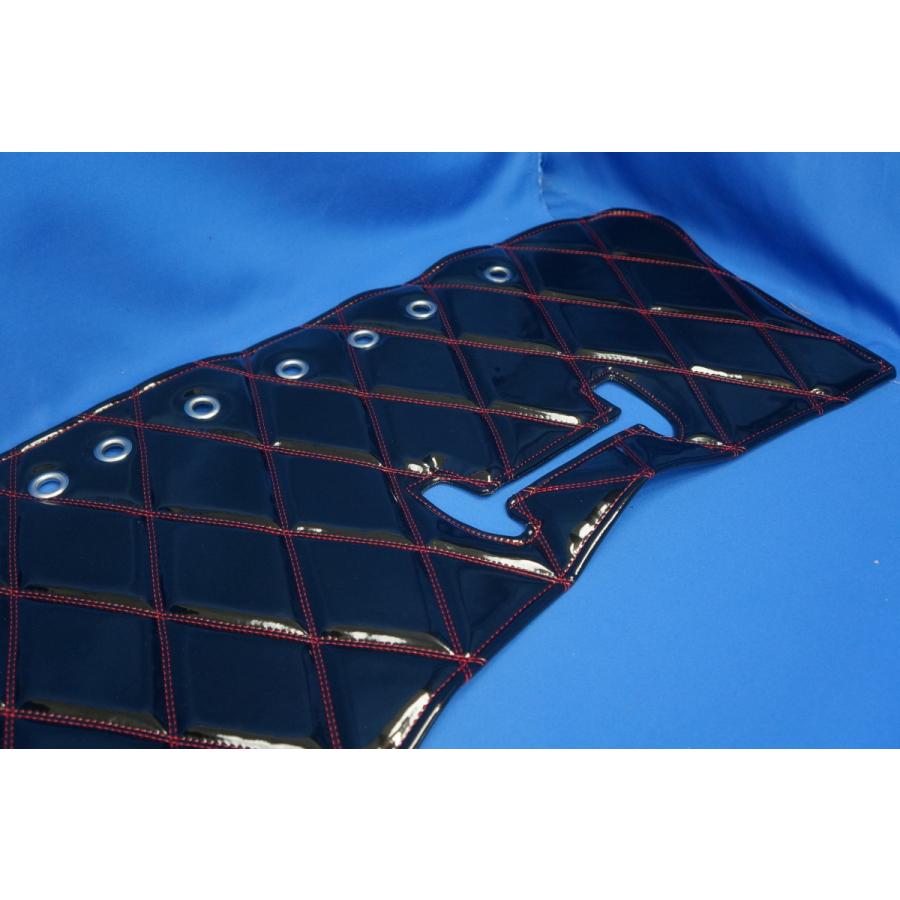 17スーパーグレート用 リング付き ダッシュマット ブラック赤糸