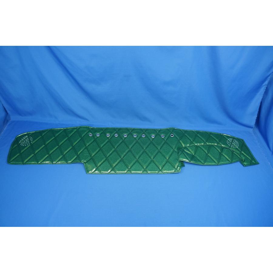 日野レンジャープロ用 リング付ダッシュマット グリーンラメ黒糸