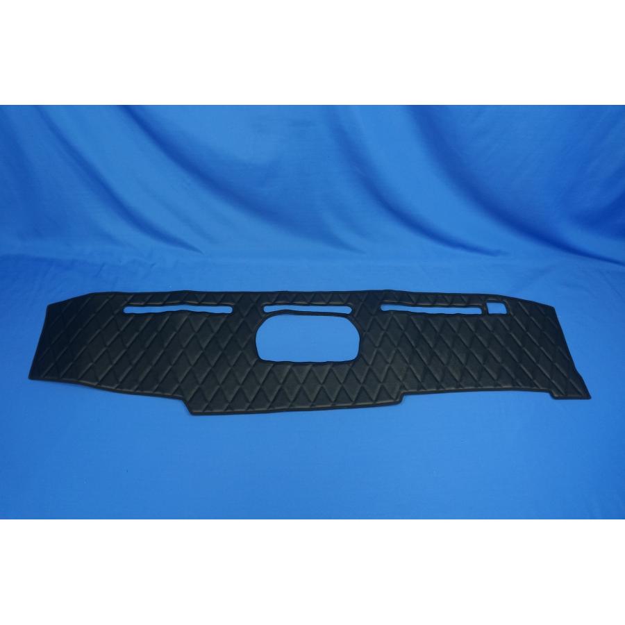 23エルフ ハイキャブ標準用 ダッシュマット 艶消しブラック : トラック