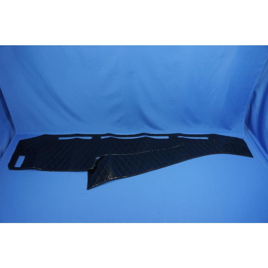 ファイブスターギガ用 ダッシュマット ブラック : トラックショップ