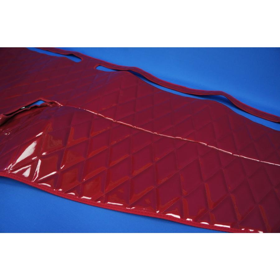 ファイブスターギガ　ダッシュマット　モケットキルト綿入り　ワイン ファイブスターギガ R2.1〜用 モケット ダッシュマット 綿入り