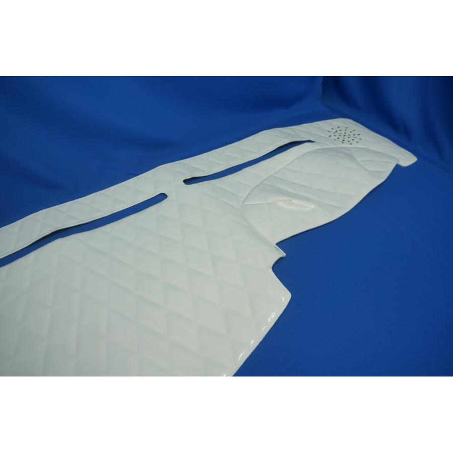グランドプロフィア用 ダッシュマット ホワイト : トラックショップ