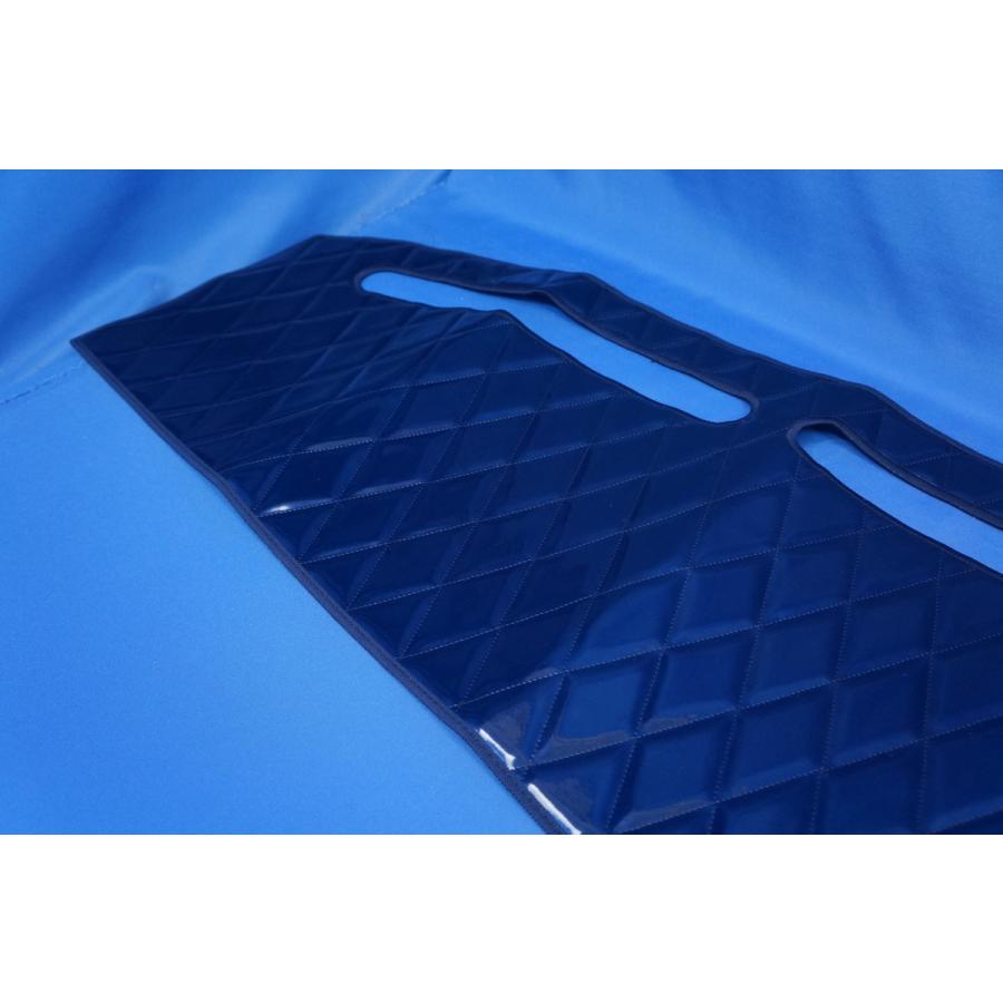 ニッサンクオン用 ダッシュマット ネイビー : トラックショップ