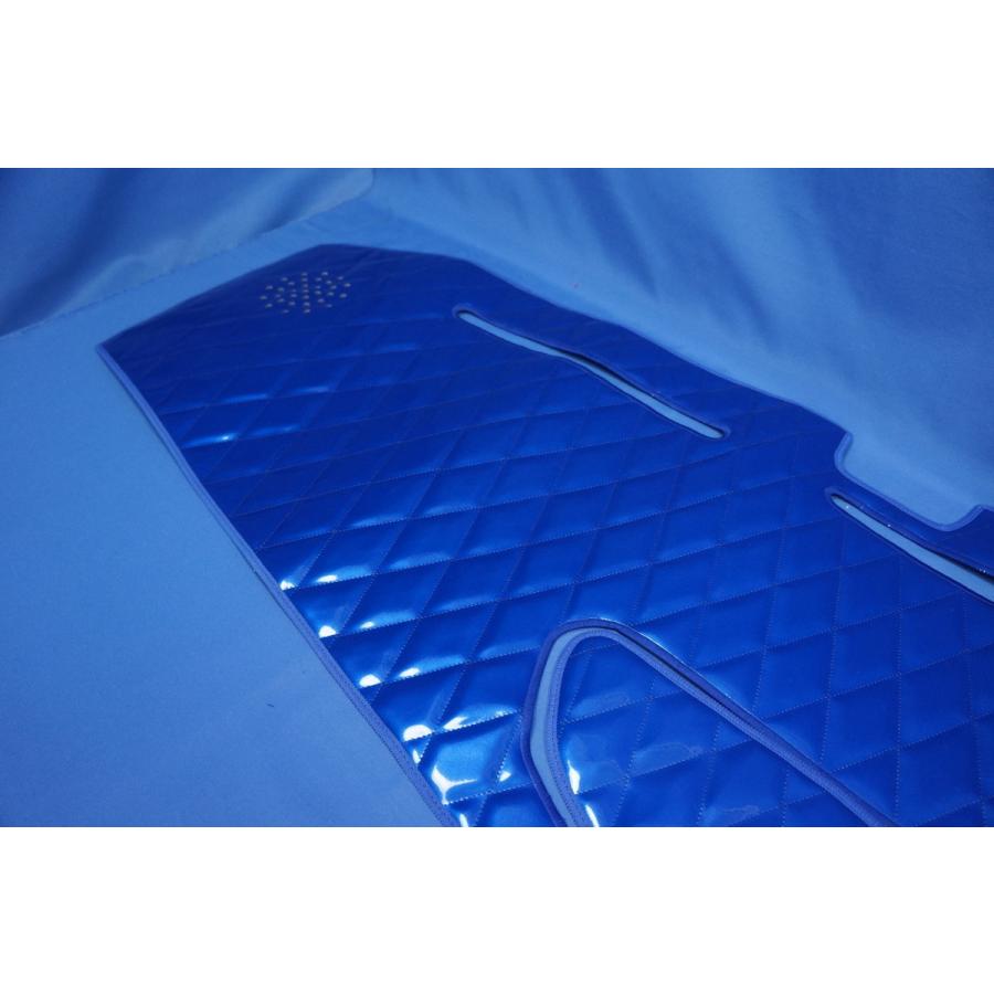 17レンジャー用 ダッシュマット 小物入れ付き車 ブルー : トラック