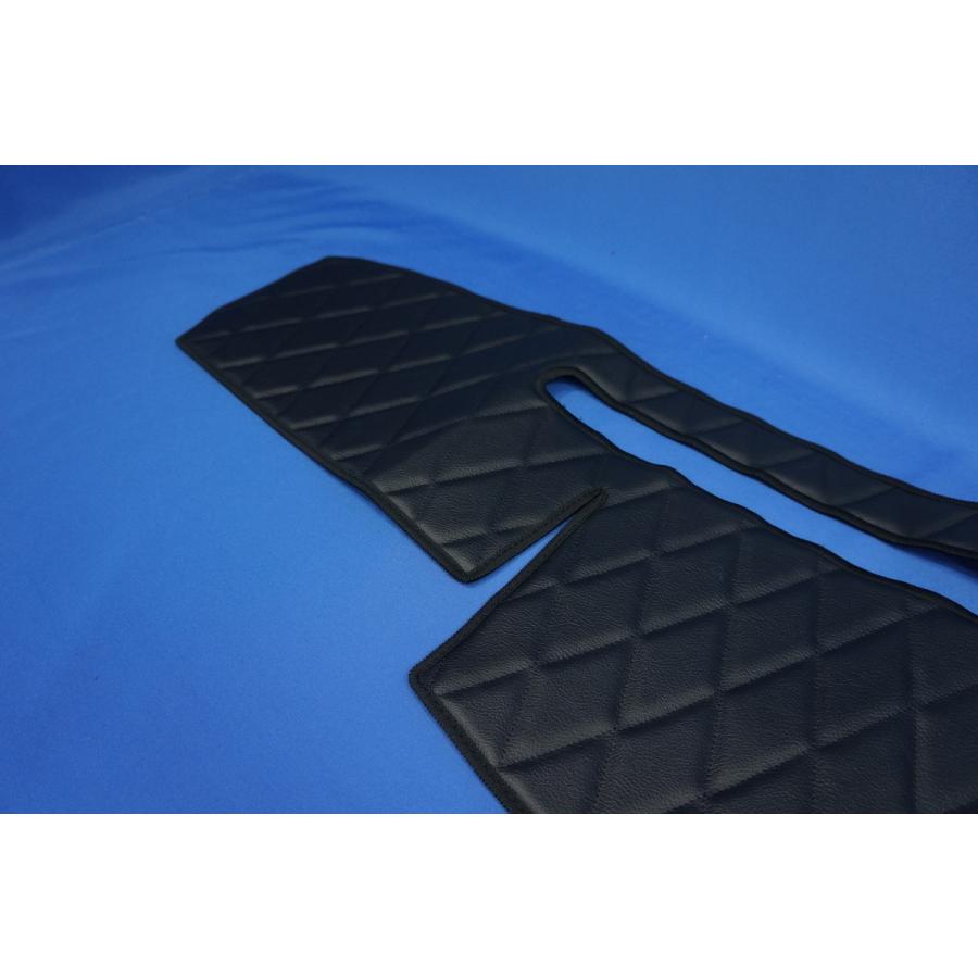 いすゞ07エルフ用 ダッシュマット 艶消しブラック : トラックショップ