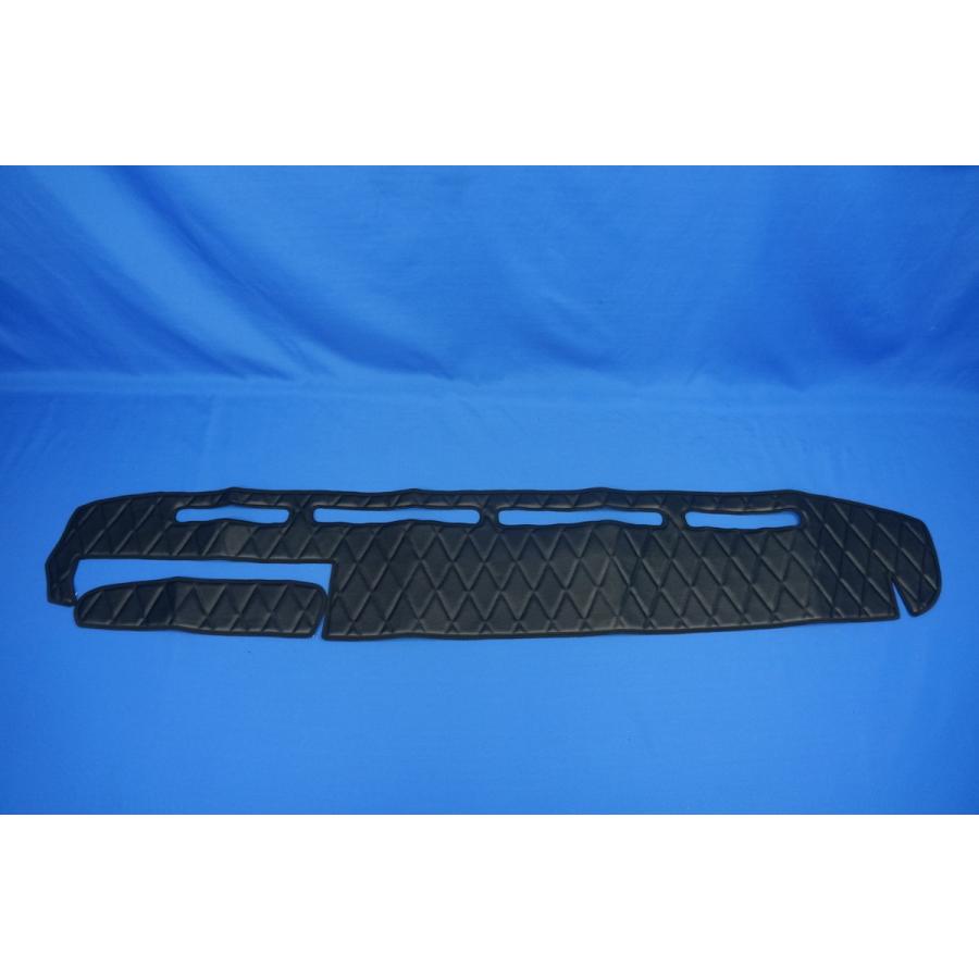 三菱NEWキャンター用 ダッシュマット 艶消しブラック : トラック