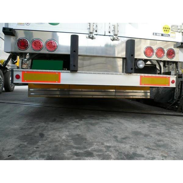 トラック 泥除け 輝 500×600 ホワイト/レッド 新品 2枚セット