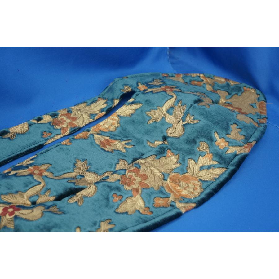 木地黒漆塗金蒔絵菊型燭台一対」（江戸末期～明治のアンティークな工芸