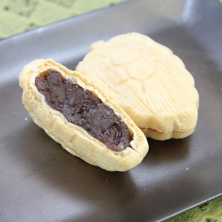 亀っこ万両10個入 和菓子 お彼岸 お返し もなか 最中 小倉 白餡 胡麻餡 幸福を呼ぶ八角の箱入り ギフト（紅梅） |  | 02