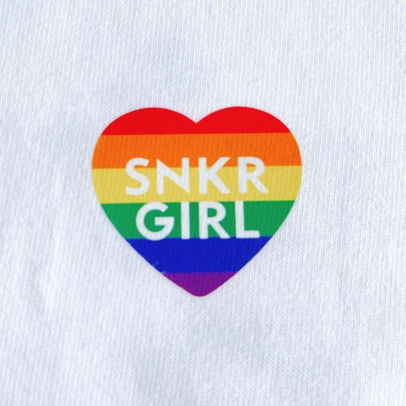 『SNKRGIRL Rainbow Tee(Back print) 』レインボーオリジナルバックプリントTシャツ｜keyoflife-plus-shop｜06