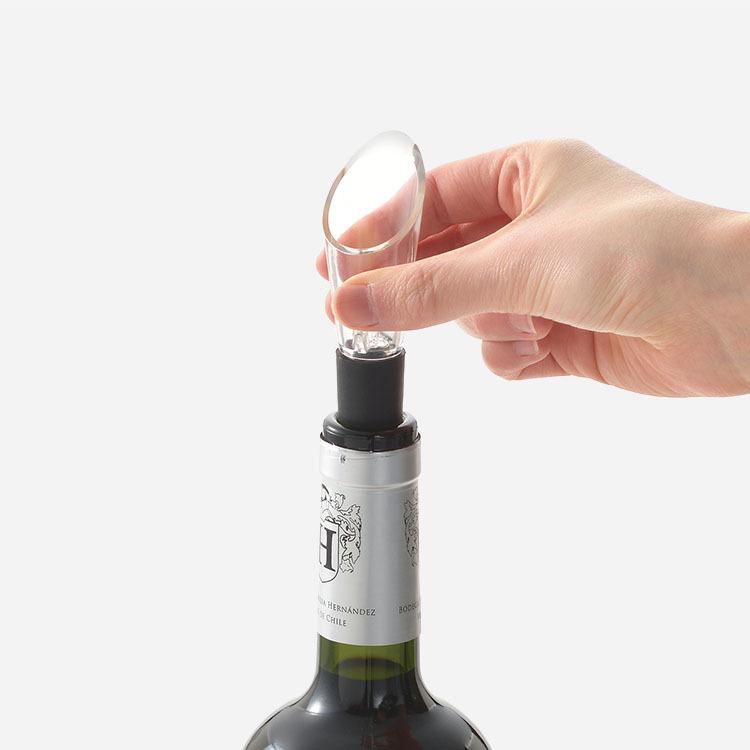 ワイン用品 キッチングッズ エアロポアラー デキャンティング 液だれ防止 注ぎ口[クリアポワラー ブラック KEYUCA ケユカ] | KEYUCA | 03