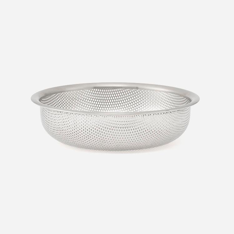 パンチングストレーナー浅 17cm ステンレス ざる 水切り良好｜ KEYUCA Looza パンチングストレーナー浅 17cm ケユカ | KEYUCA | 01