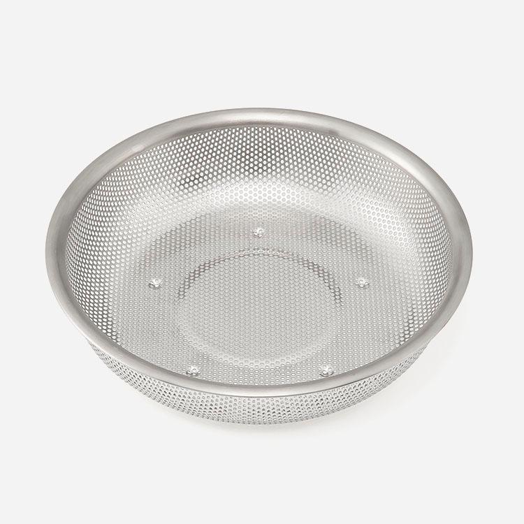 キッチン用品 調理器具 調理用具 ステンレス 水切り ざる 無地[Looza パンチングストレーナー浅 20cm KEYUCA ケユカ] | KEYUCA | 01