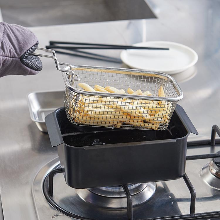 調理器具 キッチンツール 揚げ物 フライ 持ち手付き 取っ手付き 折り畳み シンプル｜ ステンレス角型揚げざる  KEYUCA(ケユカ) | KEYUCA