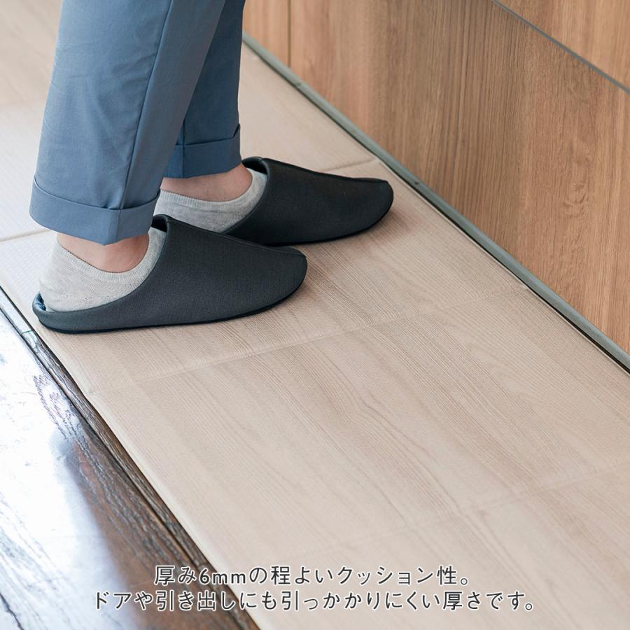 キッチンマット マット 台所マット キッチンラグ キッチン ｜ 拭けるキッチンマット木目 45×240cm アイボリー | 抗菌 防カビ 防炎 KEYUCA(ケユカ) | KEYUCA | 02