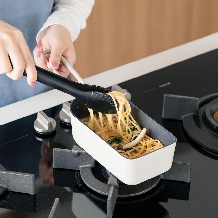 鍋 フライパン キッチン用品 調理器具 直火 無地 シンプル ｜ 立つスティックパン ライトグレー  KEYUCA(ケユカ) | KEYUCA | 03