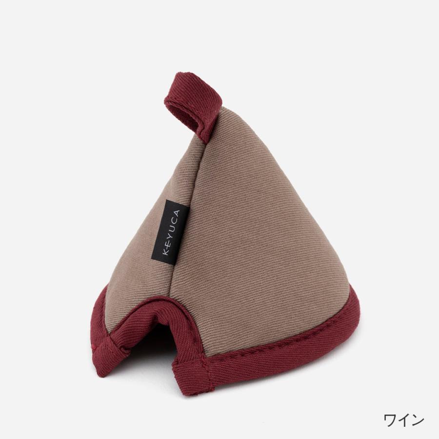 滑り止め ループ紐付き 鍋蓋つまみ オーブン 安定したつまみ心地 かわいい 調理道具｜ 耐熱ゴム付き三角ミトン  KEYUCA(ケユカ) | KEYUCA | 01
