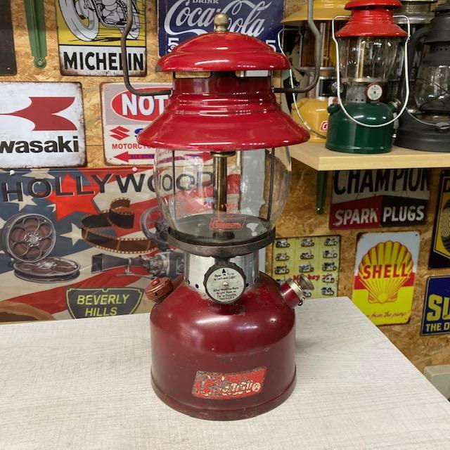 Coleman　200a 1962年2月製 希少なバーガンディ Coleman（コールマン） ランタン 1962年2月 200A バーガンディー 中古