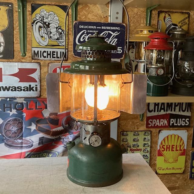 Coleman コールマン ランタン 1951年10月 220E ハンドル付き Coleman コールマン ランタン 1951年10月 220E ハンドル付き