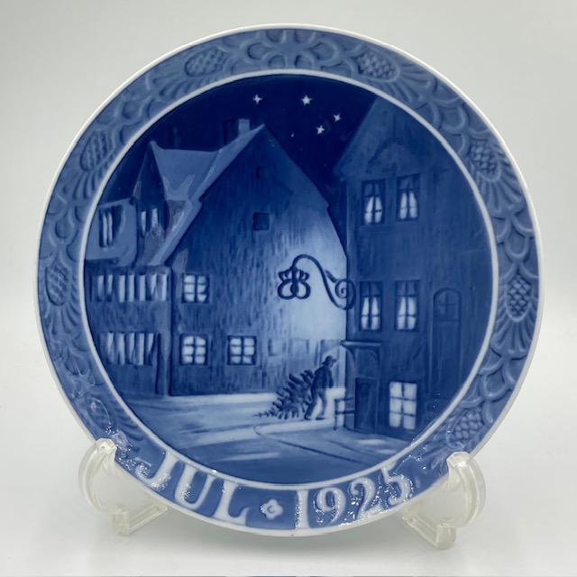 ROYAL COPENHAGEN（ロイヤルコペンハーゲン） イヤープレート 1925年