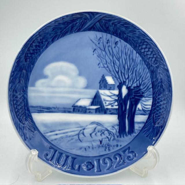 【ロイヤルコペンハーゲン】　１９２５年・イヤープレート　クリスチャンハウンの街角 1925年ロイヤルコペンハーゲンイヤープレート「クリスチャン