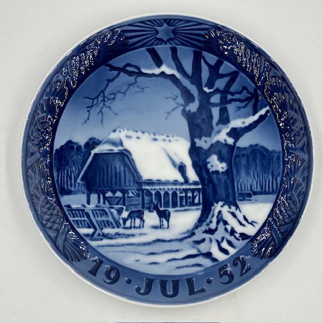 ロイヤルコペンハーゲン・イヤープレート1952年 ロイヤルコペンハーゲン イヤープレート 1952年 美品 森のクリスマ