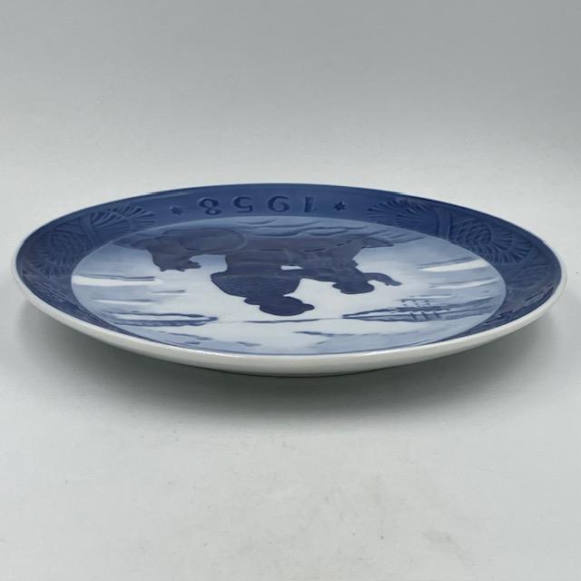 ROYAL COPENHAGEN（ロイヤルコペンハーゲン） イヤープレート 1958年