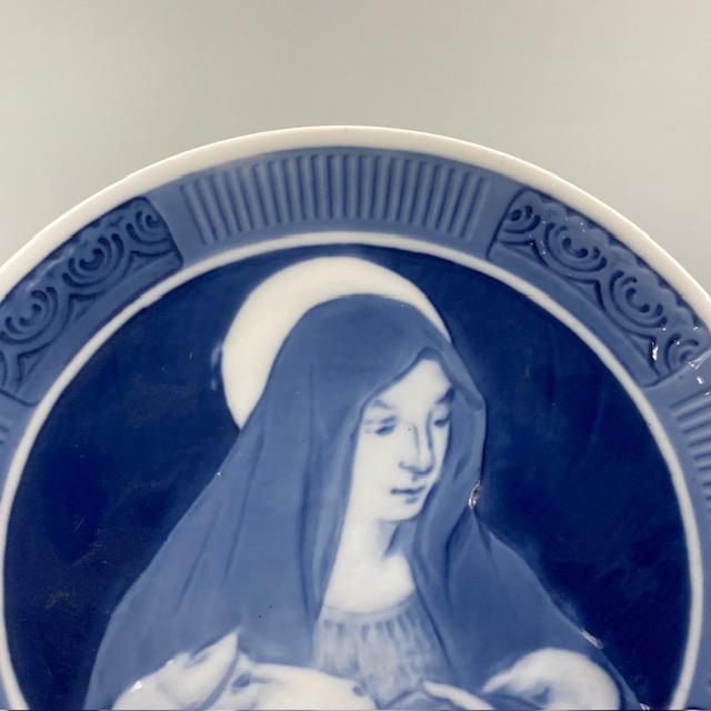 1920年、イヤープレート。イエスを抱くマリア。額縁セット。長期保存 ROYAL COPENHAGEN ロイヤルコペンハーゲン イヤープレート 1920年