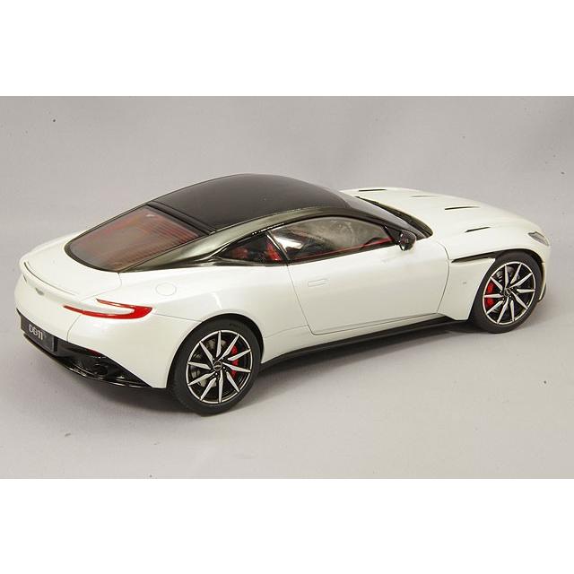 オートアート 1/18 アストンマーチン DB11 メタリック・ホワイト