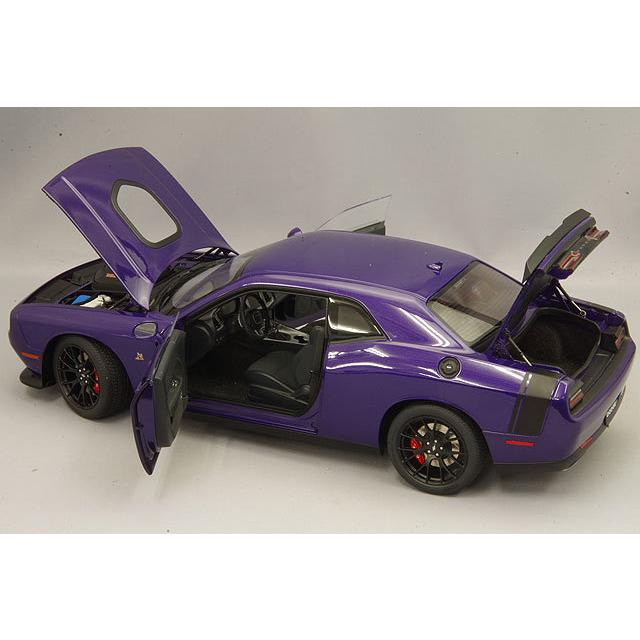 秋冬の主役◎ オートアート コンポジット 1/18 ダッジ チャレンジャー 392 HEMI スキャットパック シェイカー 2018 パール パープル 【2587555954】(13640円)