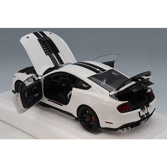 オートアート コンポジット 1/18 フォード マスタング シェルビー GT500 ホワイト/ブラックストライプ |  | 04