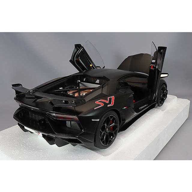 オートアート コンポジット 1/18 ランボルギーニ アヴェンタドール SVJ