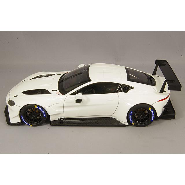 ミニカー/完成品 オートアート コンポジットモデル 1/18 アストンマーチン ヴァンテージ GTE 2018 ホワイト |  | 01