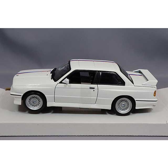 ミニカー/完成品 ブラゴ 1/24 BMW M3 E30 1988 ホワイト : キッド