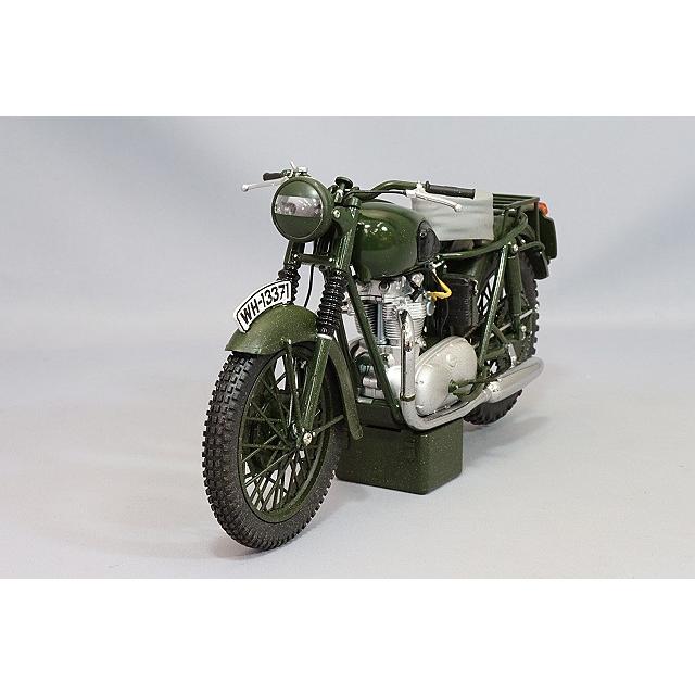 コーギー 1/12 トライアンフ TR6 トロフィー (風化塗装) 映画