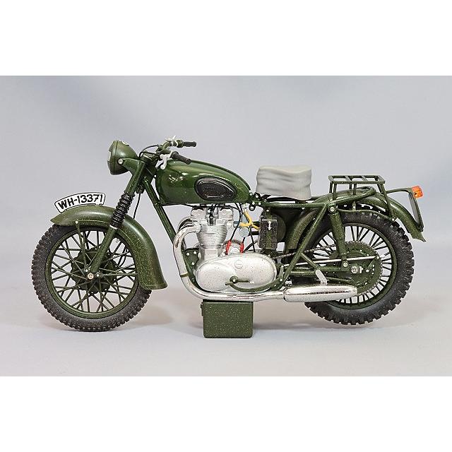 コーギー 1/12 トライアンフ TR6 トロフィー (風化塗装) 映画 コーギー 1/12 トライアンフ TR6 トロフィー (風化塗装) 映画