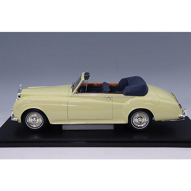 CULT 1/18 ロールスロイス シルバークラウド DHC 60-62 アイボリー |  | 01