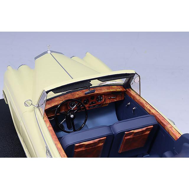 CULT 1/18 ロールスロイス シルバークラウド DHC 60-62 アイボリー |  | 03