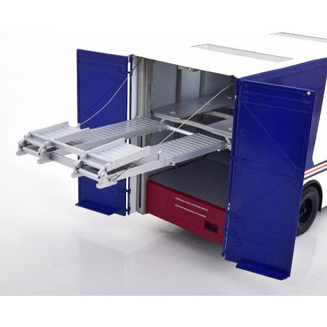 CMR 1/18 メルセデスベンツ O317 レーストランスポーター 