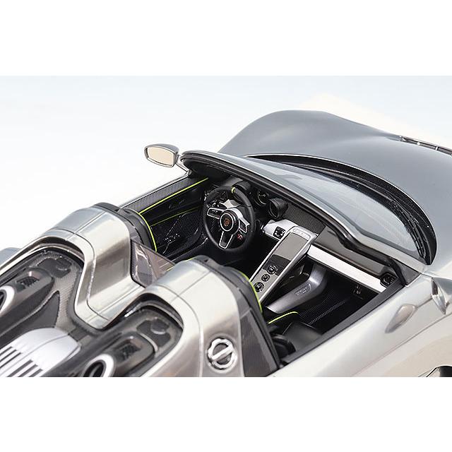 ポルシェ 918 スパイダー MINICHAMPS 1/18 リキッドメタル 1/18 Porsche 918 Spyder Weissach Pkg Liquid Metal Silver Model By