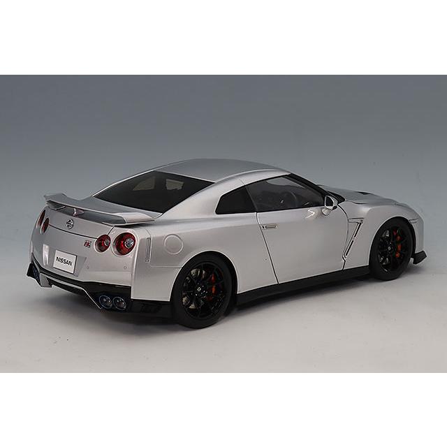 MOTORHELIX 1/18 日産 GT-R (R35) トラックエディション Engineered By