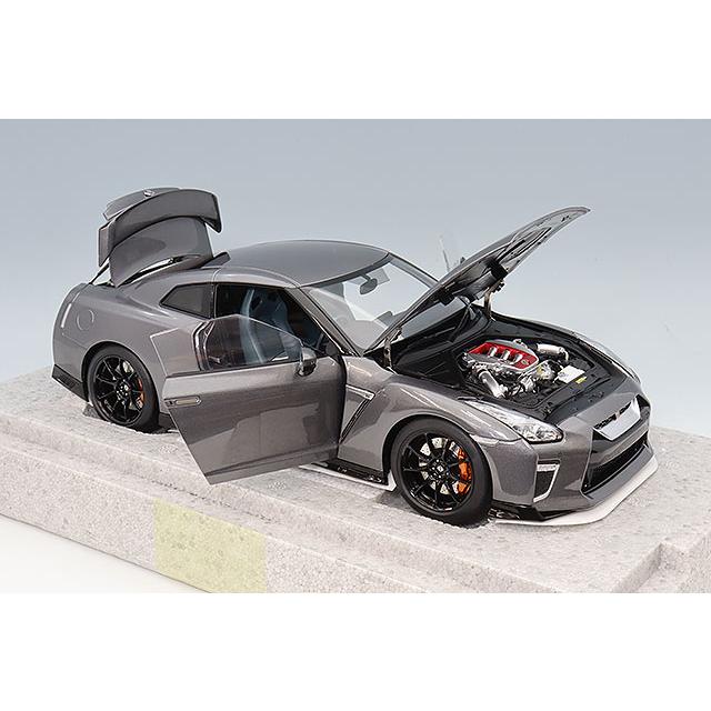MOTORHELIX 1/18 日産 GT-R (R35) トラックエディション エンジニ